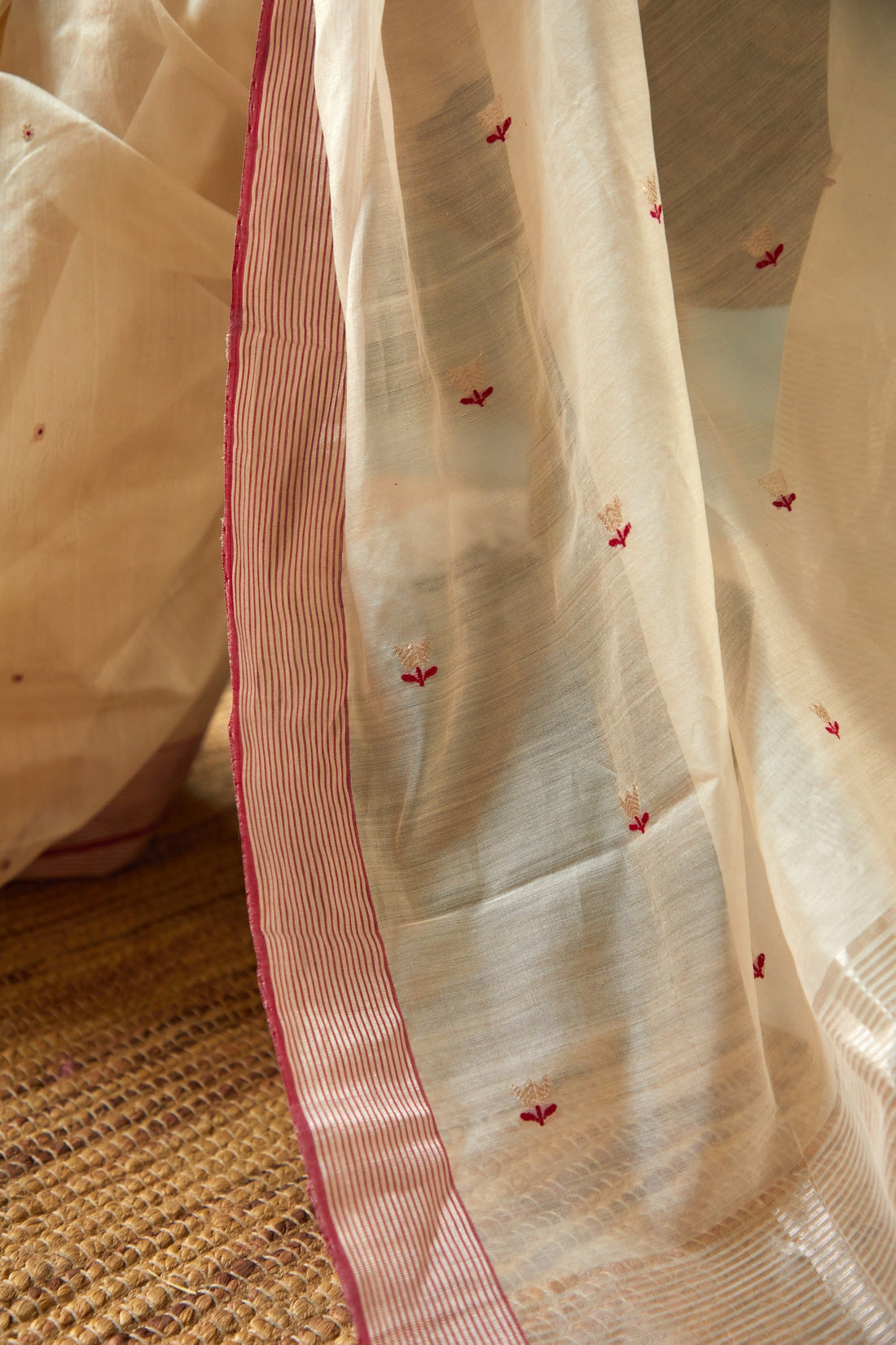 Handwoven White Cotton Silk Tulip Chanderi Saree